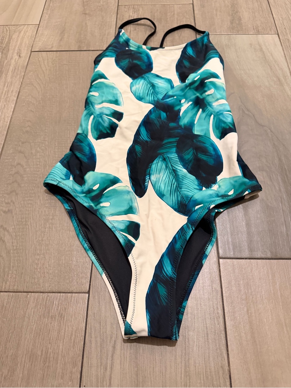 🌴 Teal & White Tropical Leaf One-Piece Swimsuit - Picture 2 of 7